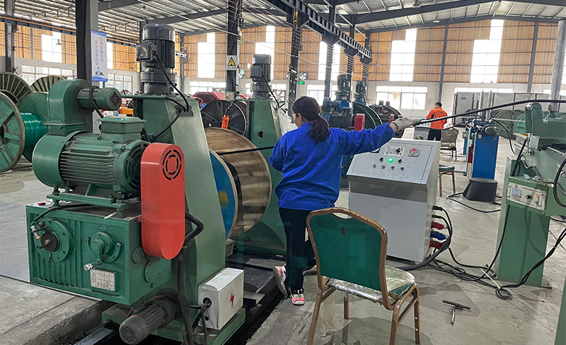 熱火朝天趕訂單，生產(chǎn)線上忙不停！